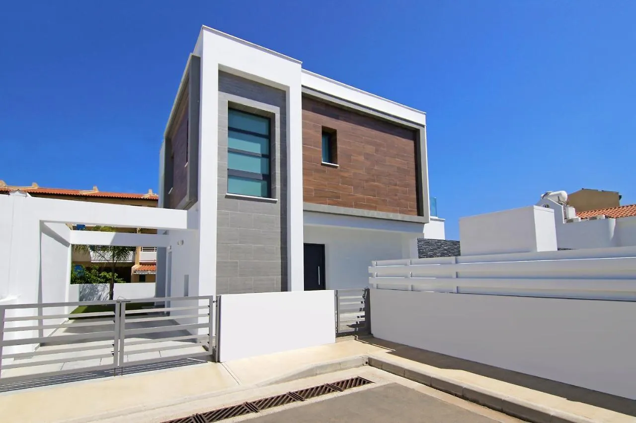 Villa Megan Protaras
